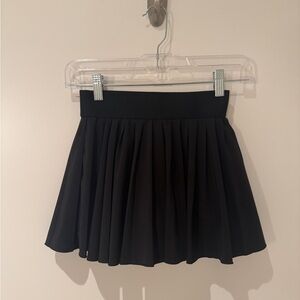 Aritzia TNa Black Pleated Skirt
